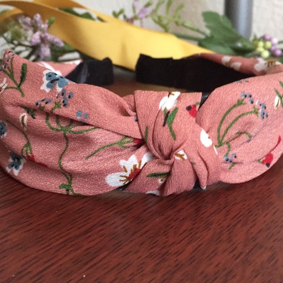 NWOT Floral Knot Headband In Dusty Rose *Adorable* - Picture 2 of 4